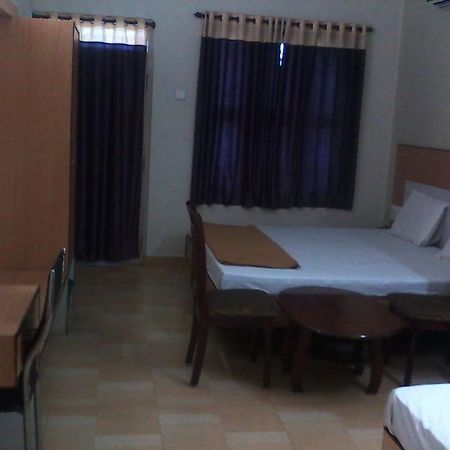 Hotel Pasuparthy Residency Tirupati Exterior foto
