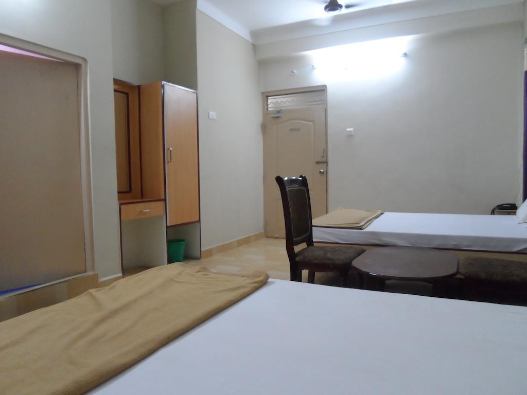 Hotel Pasuparthy Residency Tirupati Zimmer foto