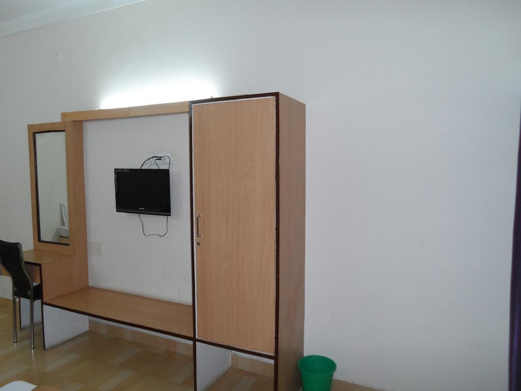 Hotel Pasuparthy Residency Tirupati Exterior foto